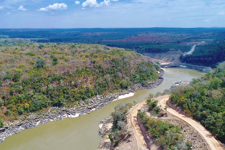 An aerial view shows the Rufiji river flowing through the ranges.